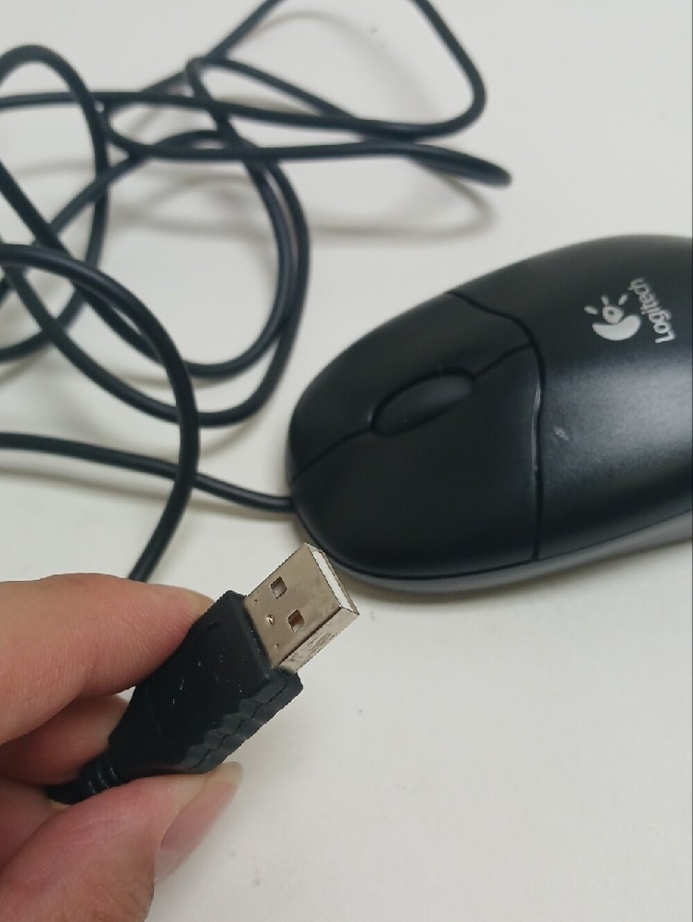 Logitech Optical Wheel Mouse - Picture 5 of 10